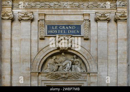 Le Grand Hotel Dieu - das Grand Hotel von Lyon, Frankreich. 2019 wurde ein Hotel in dem renovierten Gebäude eröffnet. Stockfoto