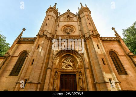 St. George Kirche und Gebäude rund um den Fluss Saone, der Altstadt von Lyon, Frankreich. Stockfoto