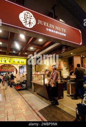 Eine süße Nussbonbons in Juelin Nuts in der Dihua Straße in Taipei, Taiwant. Stockfoto