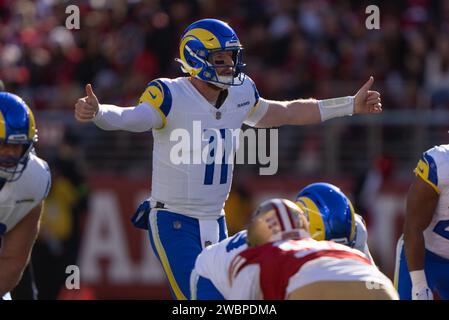 Januar 2024; Santa Clara, Kalifornien, USA; los Angeles Rams Quarterback Carson Wentz (11) meldet im ersten Quartal gegen die San Francisco 49ers im Levi’s Stadium. Obligatorische Gutschrift: Stan Szeto-Image of Sport Stockfoto