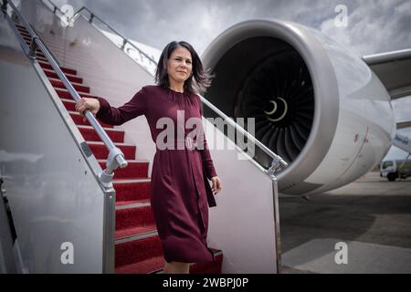 Kuala Lumpur, Malaysia. Januar 2024. Die Außenministerin Annalena Baerbock (Bündnis90/die Grünen) trifft am Flughafen Kuala Lumpur (Malaysia) ein. Quelle: Michael Kappeler/dpa/Alamy Live News Stockfoto