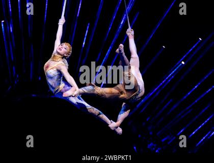 Preformer im Cirque du Soleil's Alegria - in einem New Light Photocall in der Royal Albert Hall, London Foto von roger alarcon Stockfoto