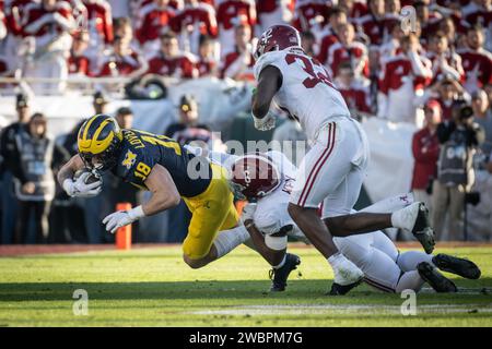 Michigan Wolverines Tight End Colston Loveland (18) in Aktion während des 2024 Rose Bowl College Football Playoff Halbfinales zwischen den Michigan W. Stockfoto