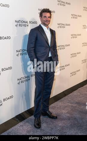 New York, USA. Januar 2024. Bradley Cooper nimmt am 11. Januar 2024 an der Gala der National Board of Review Awards 2024 in der Cipriani 42nd Street in New York Teil. (Foto: Lev Radin/SIPA USA) Credit: SIPA USA/Alamy Live News Stockfoto