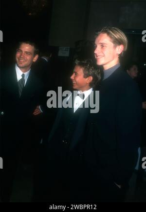 Beverly Hills, Kalifornien, USA 14. November 1996 (L-R) Schauspieler Scott Baitrstow, Schauspieler Jonathan Taylor Thomas und Schauspieler Devon Sawa nehmen an der National Conference of Christians and Jewish in the Teil. Beverly Hilton Hotel am 14. November 1996 in Beverly Hills, Kalifornien, USA. Foto: Barry King/Alamy Stock Photo Stockfoto