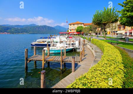 Orta San Giulio, am Ufer des Orta-See in Italien - Orta San Giulio, am Ufer des Orta-Sees in Italien Stockfoto