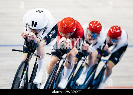 Apeldoorn, Niederlande. Januar 2024. Foto: Alex Whitehead/SWpix.com - 11/01/2024 - Radfahren - UEC Track Elite Europameisterschaft 2024 - Omnisport, Apeldoorn, Niederlande - Endspiel der Männer - Carl-Frederik Bevort, Tobias Hansen, Niklas Larsen, Rasmus Pedersen aus Dänemark Credit: SWpix/Alamy Live News Stockfoto