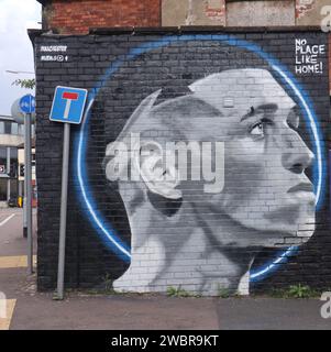 13. September 2023 Ein Wandbild von Phil Foden, einem Spieler von Manchester City & Englan, an einer Seitenwand in Stockport Greater Manchester Foden wurde am 28. Mai 2000 in Stockport, Greater Manchester geboren. Das Fototapete wurde von „Manchester Murals“ ©GED Noonan/Alamy gestaltet Stockfoto