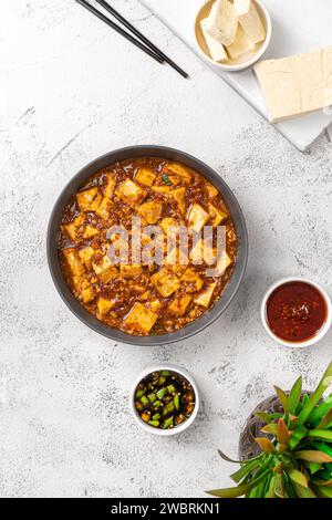 Mapo Tofu geschmorte Bohnen-Curd-Tofu mit scharfer Sauce Stockfoto