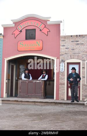 Grabstone, AZ. USA 12/30/2023. Der O.K. Corral Historic Complex bietet Besuchern jeden Alters eine Nachstellung der O.K. Corral Schießerei Stockfoto