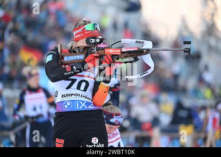 Ruhpolding, Deutschland. Januar 2024. Biathlon: Weltmeisterschaft, Sprint 7,5 km, Frauen. Hanna Kebinger aus Deutschland auf dem Schießstand. Quelle: Sven Hoppe/dpa/Alamy Live News Stockfoto