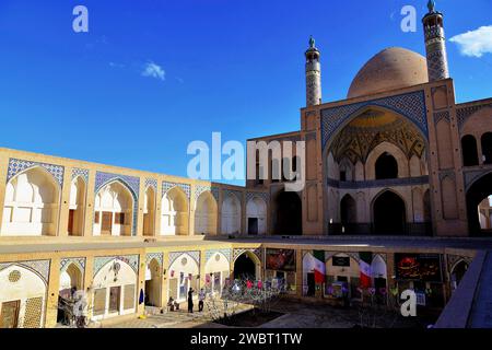 Die Agha Bozorg Moschee ist auch eine theologische Schule (Madrasah) in Kaschan, Irán, erbaut Ende des 18. Jahrhunderts. Beschrieben als der feinste islamische Komplex in Kaschan Stockfoto