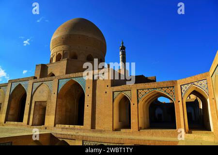 Die Agha Bozorg Moschee ist auch eine theologische Schule (Madrasah) in Kaschan, Irán, erbaut Ende des 18. Jahrhunderts. Beschrieben als der feinste islamische Komplex in Kaschan Stockfoto