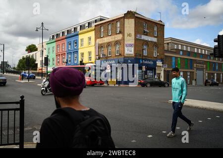 29. August 2022: Southall, im Stadtteil Ealing in West London, ist die Heimat der größten Punjabi-Gemeinde außerhalb des indischen Subkontinents. Es hat sich zu einem Zentrum der asiatischen Kultur in Großbritannien entwickelt, das oft als Little India bezeichnet wird. Stockfoto