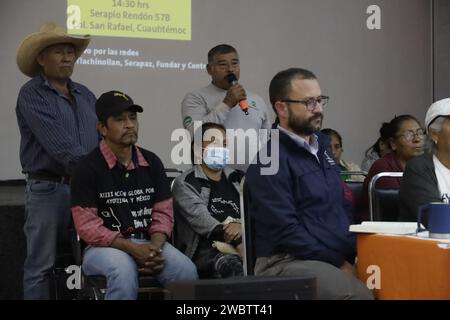 Mexiko-Stadt, Mexiko. Januar 2024. Bernabe Abraham Gaspar, Vater von AdÃ¡n Abraham de la Cruz bei der Pressekonferenz im Miguel AgustÃ-n Pro Center for Human Rights in Mexiko-Stadt. Am 11. Januar 2024 in Mexiko-Stadt, Mexiko (Credit Image: © Luis Barron/eyepix via ZUMA Press Wire) NUR REDAKTIONELLE VERWENDUNG! Nicht für kommerzielle ZWECKE! Stockfoto