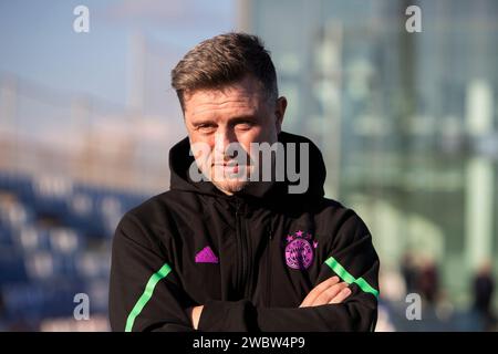 ALEXANDER STRAUS Cheftrainer des FC Bayern München während des Spiels FC Bayern München gegen Granada CF, Winter-Freundschaftsspiel der Frauen, Pinatar Arena Football Center, San Pedro del Pinatar, Region Murcia, Spanien, 12. Januar 2024, Stockfoto