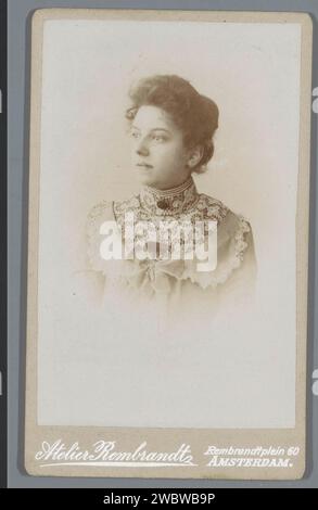 Porträt einer unbekannten Frau, Atelier Rembrandt, 1890 - 1911 Fotografie. Besuchskarte Amsterdam Foto Support. Pappe historische Personen - BB - Frau Stockfoto