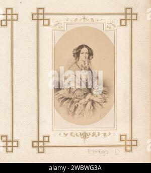 Fotoproduktion eines gemalten Porträts der vermutlich Kaiserin Elisabeth Amalie Eugenie in Bayern, Anonym, 1855 - 1890 Fotografie. Visitenkarte dieses Foto ist Teil eines Albums. Unterstützung für Fotos. Pappalbumendruck historische Personen - BB - Frau. Queensize-Bett Stockfoto