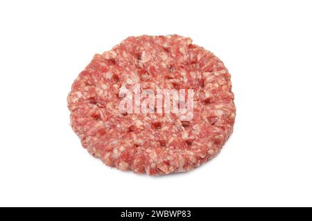 Einzelne frische Rinderpastete isoliert auf weißem Hintergrund. Hackfleisch-Burger-Fleisch Stockfoto