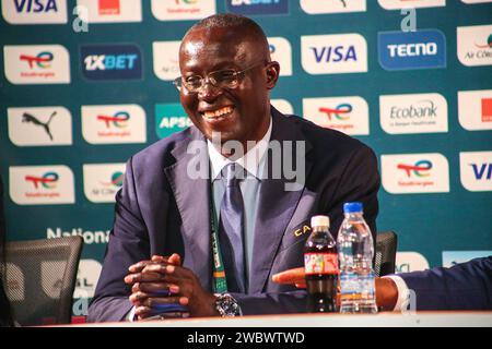 ABIDJAN, COTE D'IVORE - 12. JANUAR; Augustin Senghor, 1. Vizepräsident, Caf während der Pressekonferenz vor dem TotalEnergies Caf Africa Cup o Stockfoto