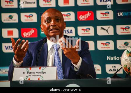 ABIDJAN, COTE D'IVORE - 12. JANUAR; Dr. Prince Motsepe, Präsident des Caf während der Pressekonferenz vor dem TotalEnergies Caf Africa Cup of Nation Stockfoto