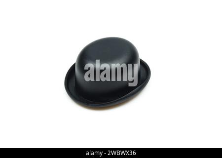 Kleiner schwarzer Kunststoffhut isoliert auf weißem Hintergrund Stockfoto