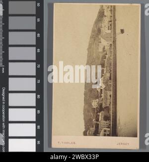 Blick auf Saint Aubin auf der Insel Jersey, Thomas Tibbles, 1871 - 1885 Foto. Besuchen Sie die Karte Jersey Papier. Karton mit Albumendruck Dorf Saint-Aubin Stockfoto