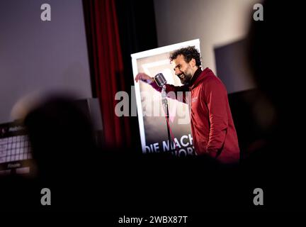 SLAM JAM - die Poetry-Slam-Veranstaltungsreihe im Kreis Groß-Gerau Walldorf, 11.01.2024 Slammer Gregor Biberacher SLAM JAM - die Poetry-Slam-Veranstaltungsreihe im Kreis Groß-Gerau - Veranstaltung am 11.01.2024 im Kino Lichtblick in Walldorf Hessen. Walldorf Kino Lichtblick Hessen Deutschland *** SLAM JAM die Poetry Slam Veranstaltungsreihe im Kreis Groß Gerau Walldorf, 11 01 2024 Slammer Gregor Biberacher SLAM JAM die Poetry SLAM Veranstaltungsreihe im Kreis Groß Gerau Veranstaltung am 11 01 2024 im Kino Lichtblick in Walldorf Hessen Walldorf Kino Lichtblick Hessen Deutschland Copyright: xBEAUTIFULxS Stockfoto