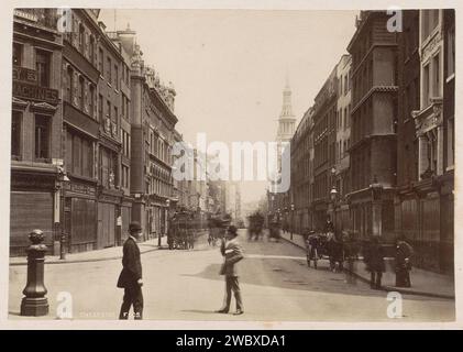 Passanten und Pferdekutschen in Cheapside in London, im Hintergrund die Kirche St Mary-le-Bow, Francis Godolphin Osbourne Stuart, 1878-1890 Foto Teil des Reisealbums European Cities, vermutlich Schwedisch. London fotografische Unterstützung Albumendruck Straße (+ Stadt(-Landschaft) mit Figuren, Personal). Protestantische Kirchen und Konfessionen London Stockfoto