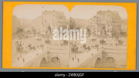 Blick auf die Pont Saint-Michel und die Fontaine Saint-Michel in Paris, Anonym, um 1857 - um 1880 Stereogramm Paris fotografischer Support. Pappalbumendruck Brücke in der Stadt über Fluss, Kanal usw. Zweirädriges, tierisches Zugfahrzeug. Dekorativer Brunnen (+ Stadt(-Landschaft) mit Figuren, Personal) Saint-Michel Brücke. Brunnen Saint-Michel Stockfoto