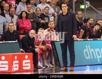 Bonn, Deutschland. Januar 2024. Roerl Moors, Trainer Bonn, Niners Chemnitz, 16. Spieltag, Basketball-Bundesliga Maenner, Saison 2023-24, 12.01.2024, Foto: EIBNER/Jörg Niebergalll Credit: dpa/Alamy Live News Stockfoto