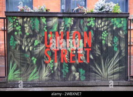 Arty and LGBT Friendly Union Street im Cathedral Quarter in Belfast, Nordirland, Großbritannien Stockfoto