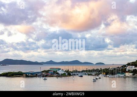 Marina im frühen Morgenlicht - Road Town, Tortola, britische Jungferninseln Stockfoto
