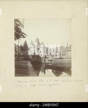 Blick auf die Waag auf dem Nieuwmarkt in Amsterdam, Anonym, um 1860 - 1862 Foto Amsterdam Papier. Karton Albumendruck Waag. Neuer Markt Stockfoto