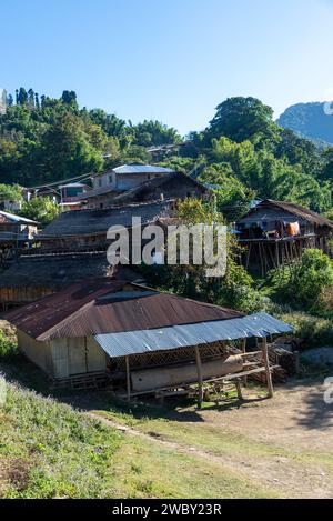 Traditionelle Bambushütten im Dorf Lazu, Arunachal Pradesh, Indien Stockfoto