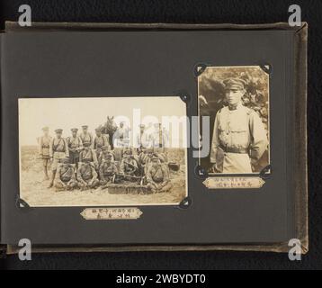 Zwei Porträts unbekannter japanischer Soldaten, von denen ein Gruppenporträt auf einem Rasen, Anonym, um 1930 - ca. 1940 fotografieren diese Fotos sind Teil eines Albums. Baryta Paper. Papier Gelatine Silberdruck anonyme historische Person porträtiert. Anonyme historische Personen, die in einer Gruppe dargestellt werden, in einem Gruppenporträt. Der Soldat, das Leben des Soldaten Stockfoto