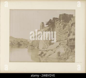 Waterpeinstrument (Nelmeter) in Indate will They of Waterval in Asswan, C. & G. I Missed, C. 1870 - C. 1890 Fotografie Teil des Reisealbums mit 80 Fotos aus Ägypten. Assuan-Karton. Papier. Fotografische Unterstützung der Albumendruckmessung. Messgeräte Assuan Stockfoto