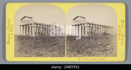 Tempel van Athena in Paestum Ernest Eléonor Pierre Lamy, 1861–1878 Stereogramm lange Zeit wurde fälschlicherweise angenommen, dass dies der Tempel von Ceres sei. Paestumkarton. Tempel mit Papieralbumendruck, Schrein  Tempel der griechischen Religion Athena Stockfoto