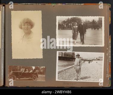 Urlaub und Porträt, Anonym, um 1900 - um 1925 Fotoalbum Magazin mit Fotos einer jungen Frau und von drei im Auto. Auch ein Foto von einem Paar, das in Nizza spaziert, und von einer Frau am Strand. Teil des Fotoalbums einer unbekannten niederländischen Familie mit Verbindungen in Suriname und den Niederländisch-Indien (2). Schöner Karton. Fotografische Unterstützung Gelatine Silberdruck erwachsener Mann. Erwachsene Frau. Strand (als Erholungsort) schön Stockfoto