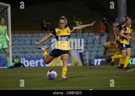 Sydney, Australien. Januar 2024. Mariners Verteidiger Faye Bryson macht den Ball frei. Wellington Phoenix gegen Central Coast Mariners. Liberty A League. Unity Round. Leichardt Oval. Lilyfield. Sydney. Australien (Joe Serci/SPP) Credit: SPP Sport Press Photo. /Alamy Live News Stockfoto