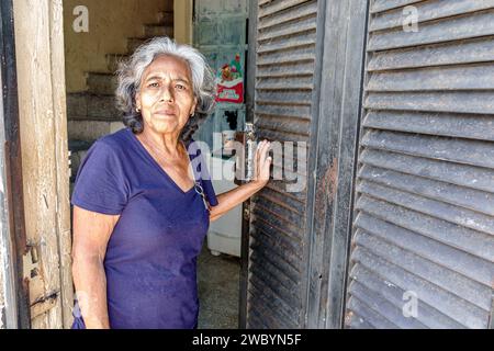 Merida Mexico, zentrales historisches Zentrum, Seniorenpensionär, pensionierter Ruhestand, ältere ältere ältere ältere, Seniorenpensione Stockfoto