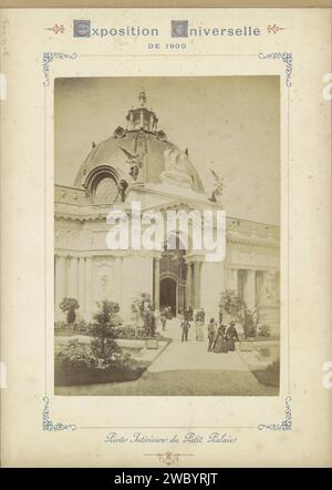 Petit Palais Eingangstor in Paris, 1900 Fotografie Teil des Fotoalbums mit Aufnahmen der Weltausstellung 1900 in Paris. Paris Pappe. Papier. Fotounterstützung Albumendruck Weltausstellung, Weltausstellung. palast. Tor, Eingang kleiner Palast Stockfoto