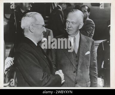 Präsident Truman en Secretary of State George Marshall, 1948, International News Photos, 1948 Fotografie New York (Stadt) fotografische Unterstützung Gelatine Silberdruck Washington D.C. Stockfoto