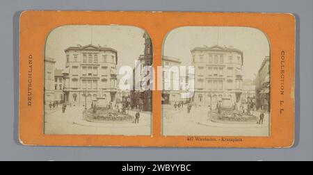 Crown Page in WiSBades, ducitland, Anonym, Léon & Lévy, 1864 - 1875 Stereografie Wiesbadenpublisher: Parispublisher: Paris Photographic Support. Papier. Karton Albumendruck / Schneiden / Perforieren Quadrat, Platz, Zirkus usw. Fassade (des Hauses oder Gebäudes) Wiesbaden Stockfoto