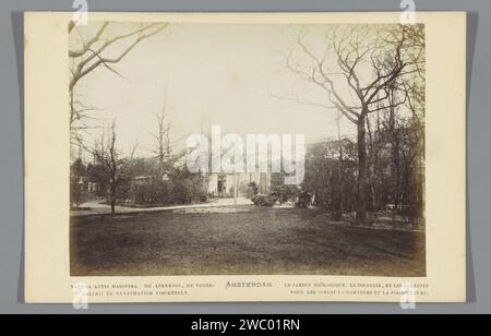 Blick auf den Affenkäfig, die Voliere und ein Aquarium in Artis in Amsterdam, Andries Jager (möglich), 1860 - 1890 Kabinettfoto Amsterdam Karton. Fotografischer Trägeralbumendruck zoologischer Garten, Zoo, als Ort, an dem nicht-Haustiere gehalten werden (+ Unterbringung für Tiere) Artis Stockfoto