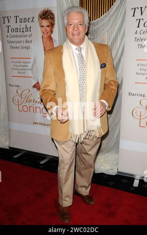 Hollywood, USA. Januar 2024. Der legendäre Seifenschauspieler Bill Hayes, 98, starb am 12. Januar 2024.----------------------------------------------------------------------------------- März 2009 Hollywood, Ca. Bill Hayes Gloria Loring's 'TV Tunez Tonight!' Eröffnung in der Music Box @ Fonda © LuMar Jr./AFF-USA.COM Credit: AFF/Alamy Live News Stockfoto