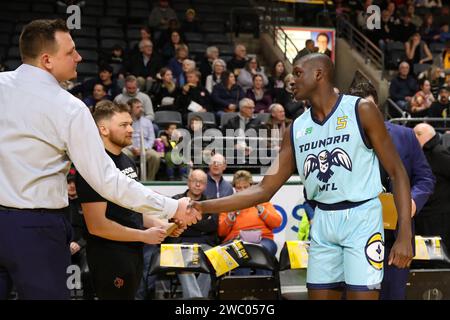 London Ontario Kanada, 11. Januar 2024. Die London Lightning besiegen die Montreal Toundra 122-116 in der BSL. Mouhamadou Dioum(5) des Montreal Toundra. Stockfoto