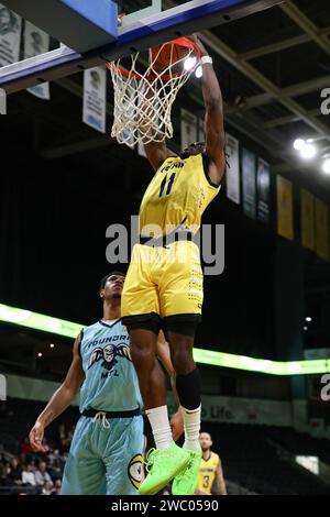 London Ontario Kanada, 11. Januar 2024. Die London Lightning besiegen die Montreal Toundra 122-116 in der BSL. Mike Nuga (11) vom London Lightning. Luke D Stockfoto