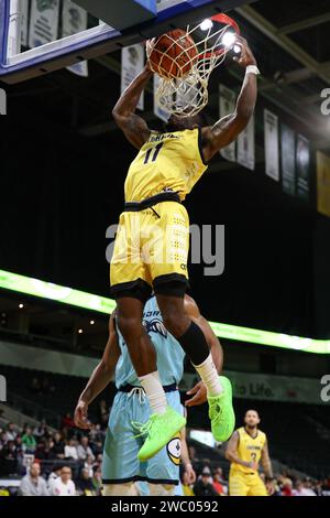 London Ontario Kanada, 11. Januar 2024. Die London Lightning besiegen die Montreal Toundra 122-116 in der BSL. Mike Nuga (11) vom London Lightning. Luke D Stockfoto