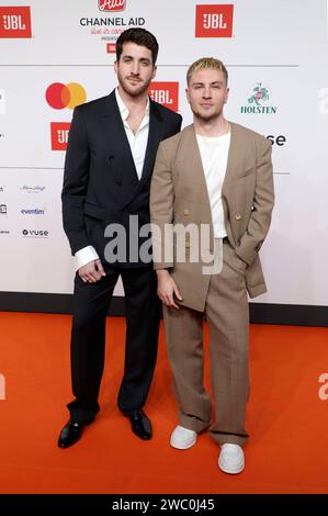 Jannik Schümann mit Freund Felix Kruck beim Charity Konzert Channel Aid - Live in Concert by JBL in der Elbphilharmonie. Hamburg, 12.01.2024 *** Jannik Schümann mit Freund Felix Kruck beim Benefizkonzert Channel Aid live in Concert by JBL in der Elbphilharmonie Hamburg, 12 01 2024 Foto:xgbrcix/xFuturexImagex Channel 4125 Stockfoto